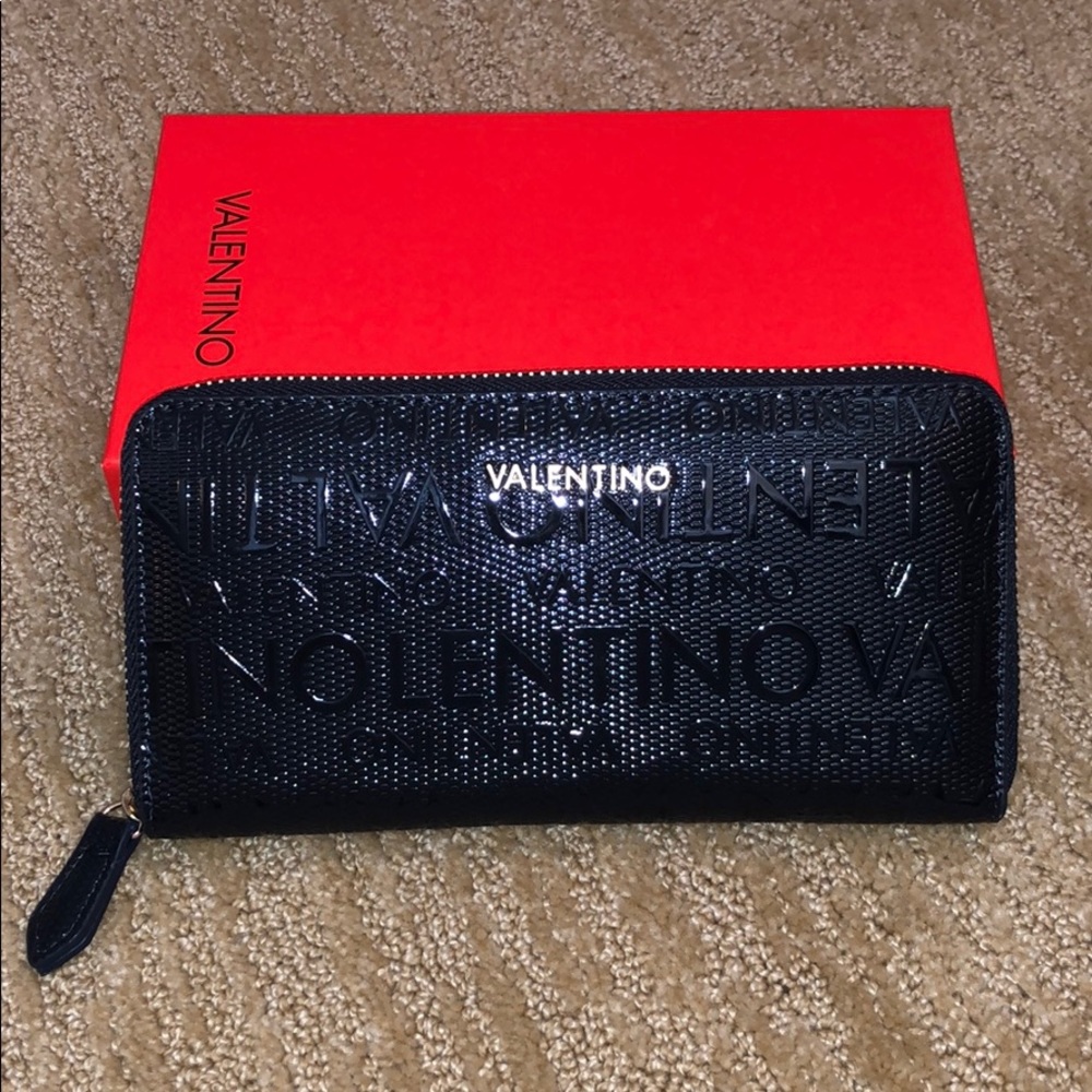 Valentino wallet